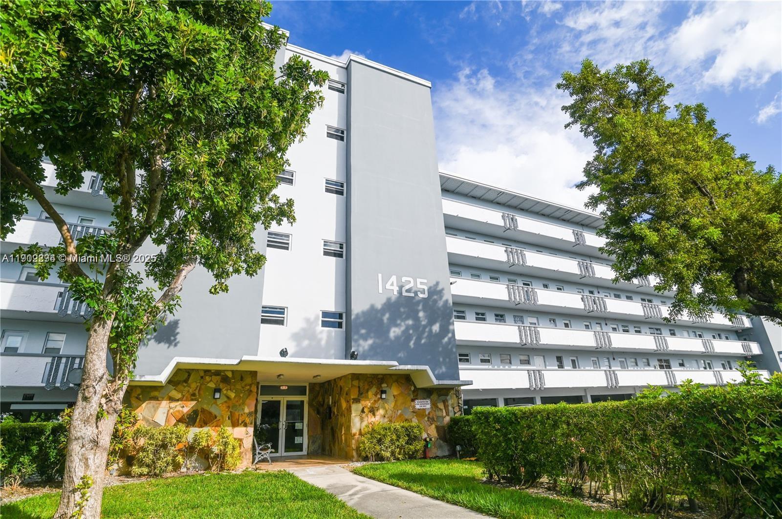 1425 Atlantic Shores Blvd #204