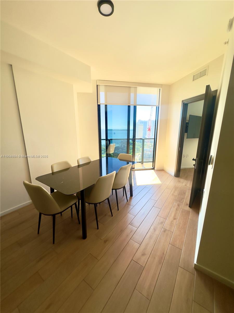 398 NE 5th St #2114 Miami, FL 33132