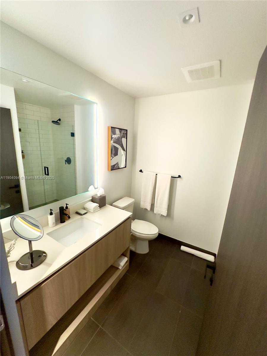 398 NE 5th St #2114 Miami, FL 33132