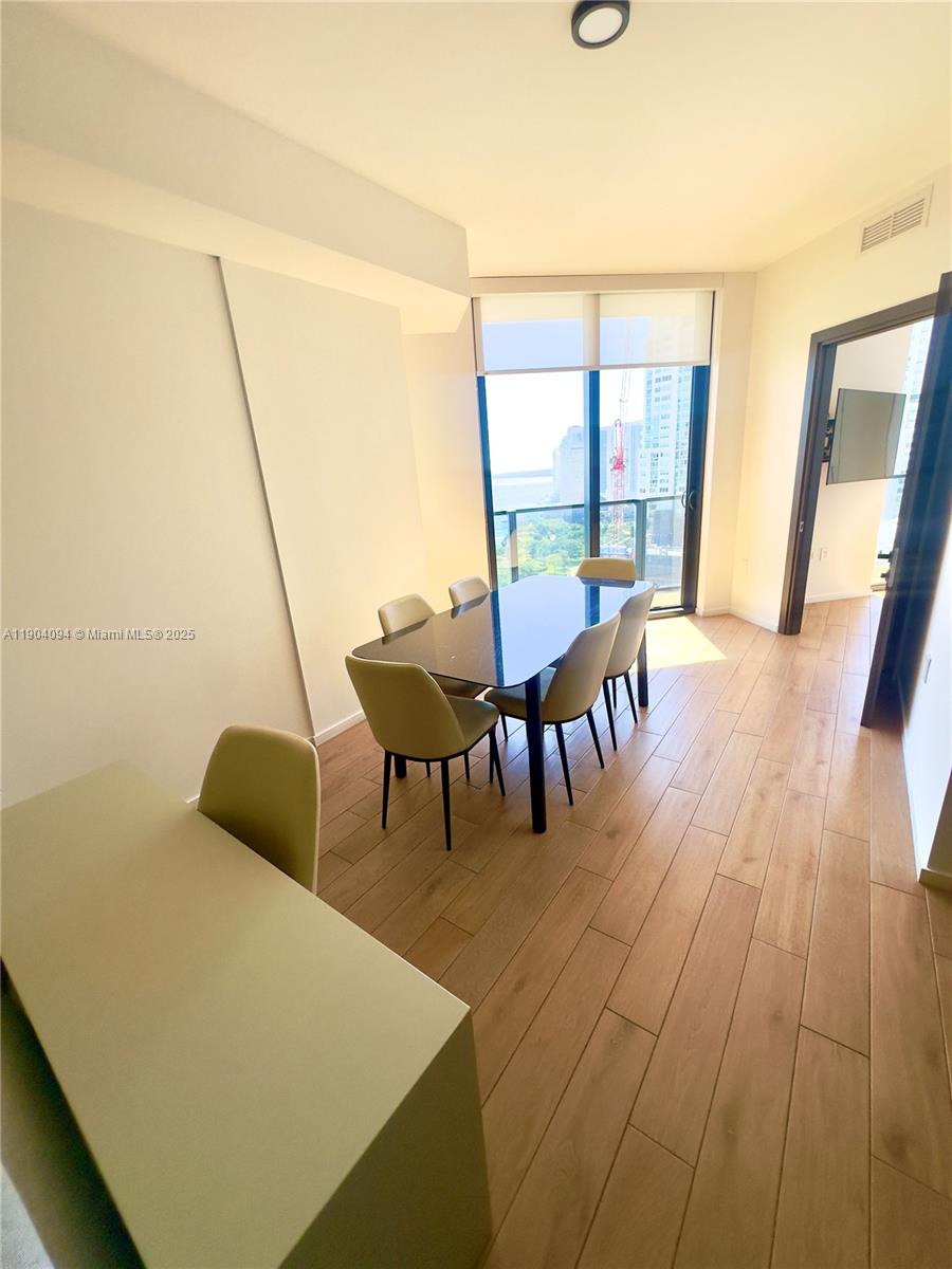 398 NE 5th St #2114 Miami, FL 33132