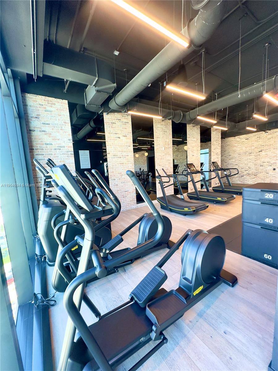 398 NE 5th St #2114 Miami, FL 33132