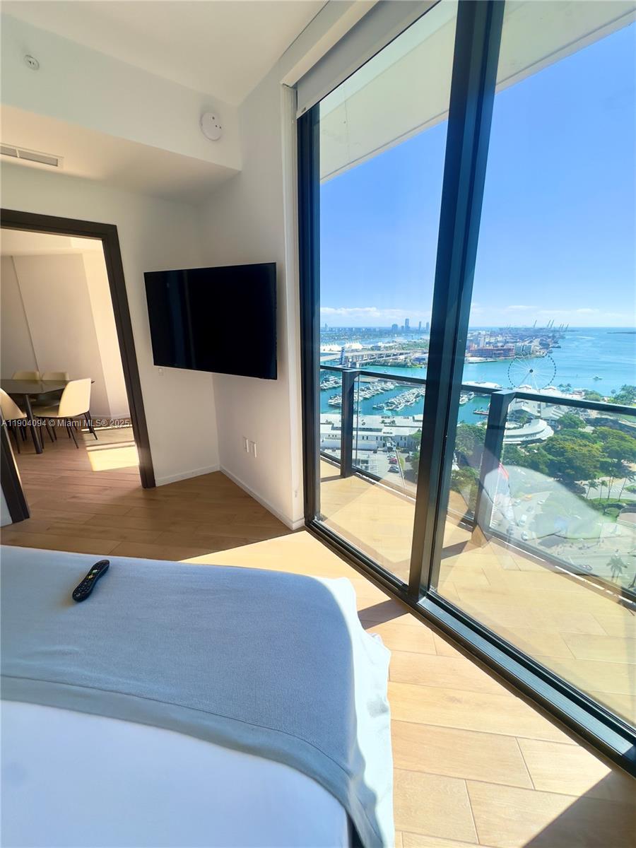 398 NE 5th St #2114 Miami, FL 33132