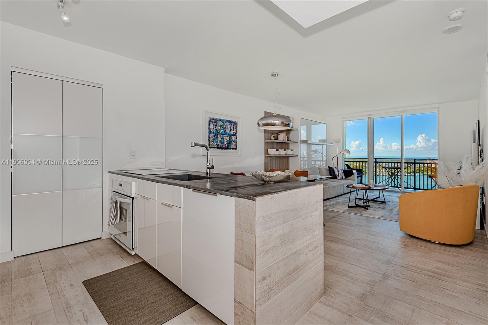 90 Alton Rd #2506 Miami Beach, FL 33139