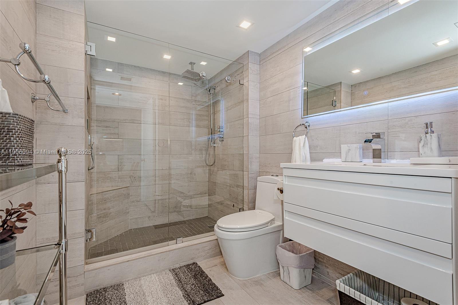 90 Alton Rd #2506 Miami Beach, FL 33139