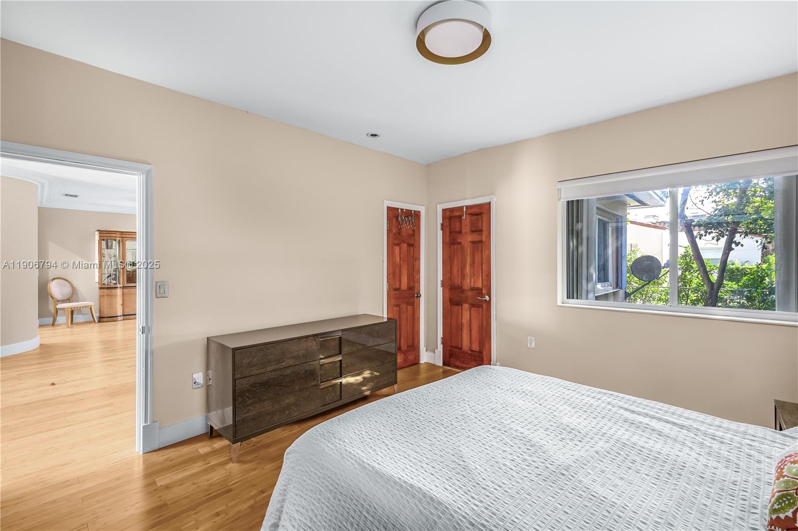 9457 Carlyle Ave Surfside, FL 33154