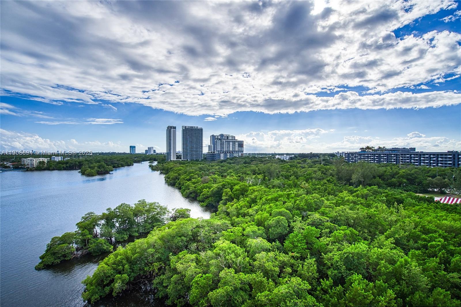 17111 Biscayne Blvd #902