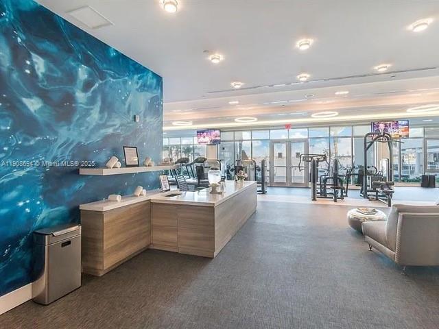 image MARINA PALMS53