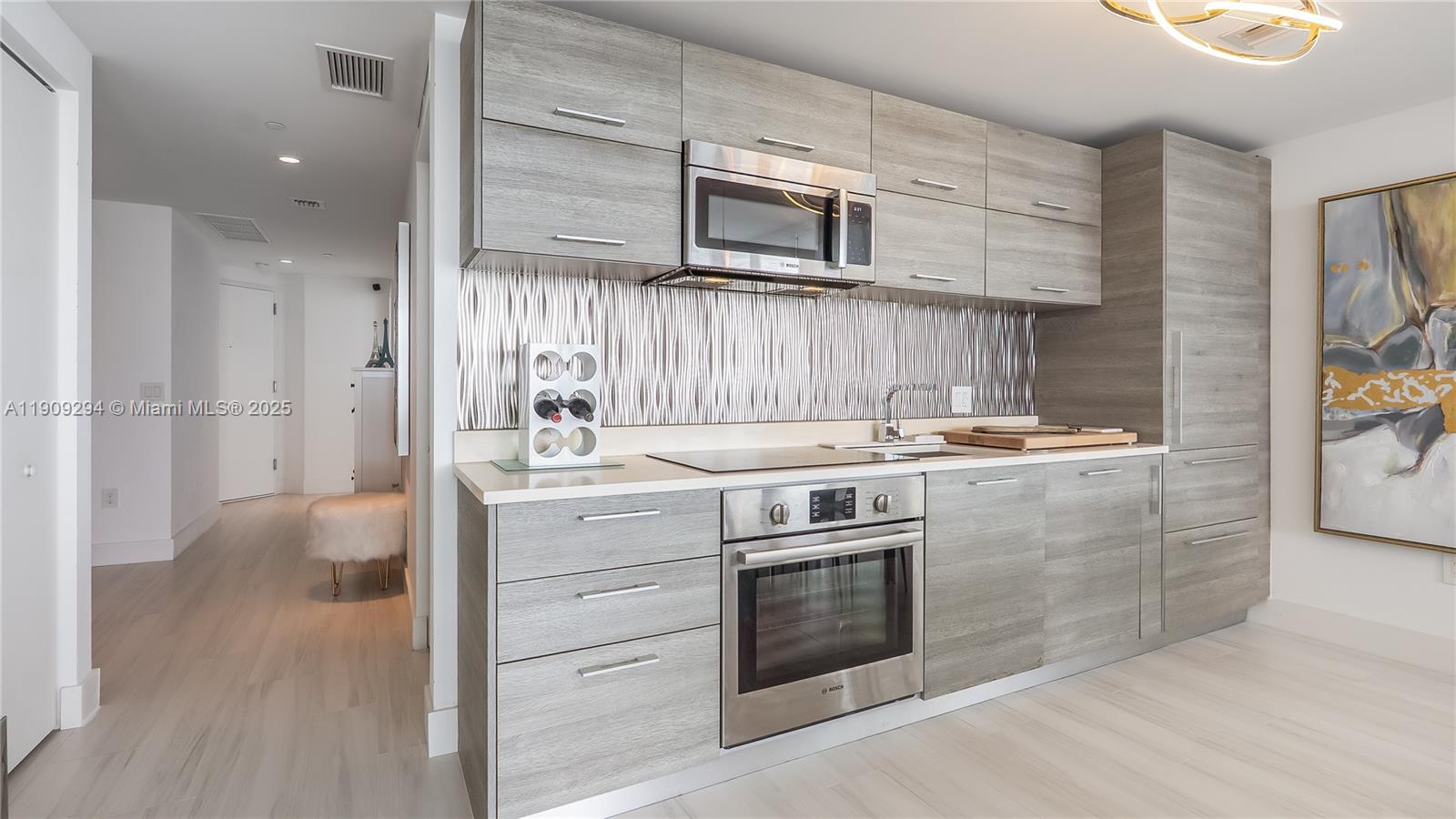 650 NE 32nd St #3807 Miami, FL 33137