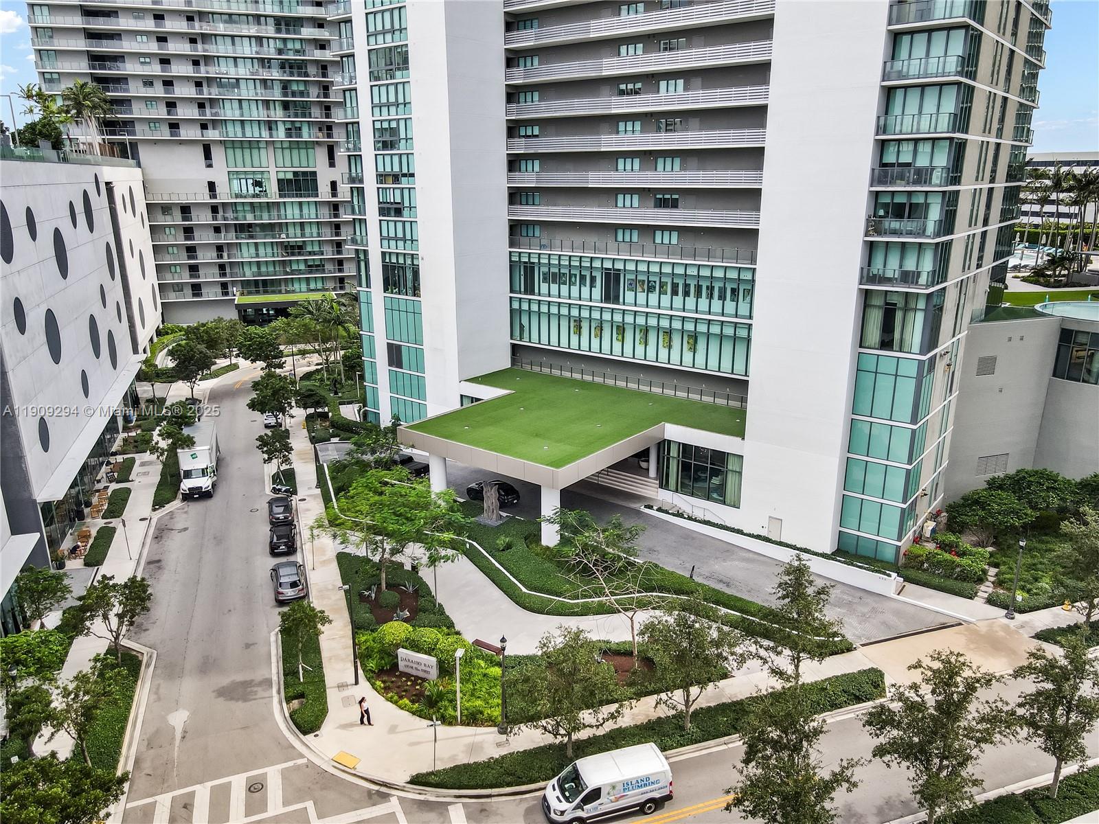 650 NE 32nd St #3807 Miami, FL 33137