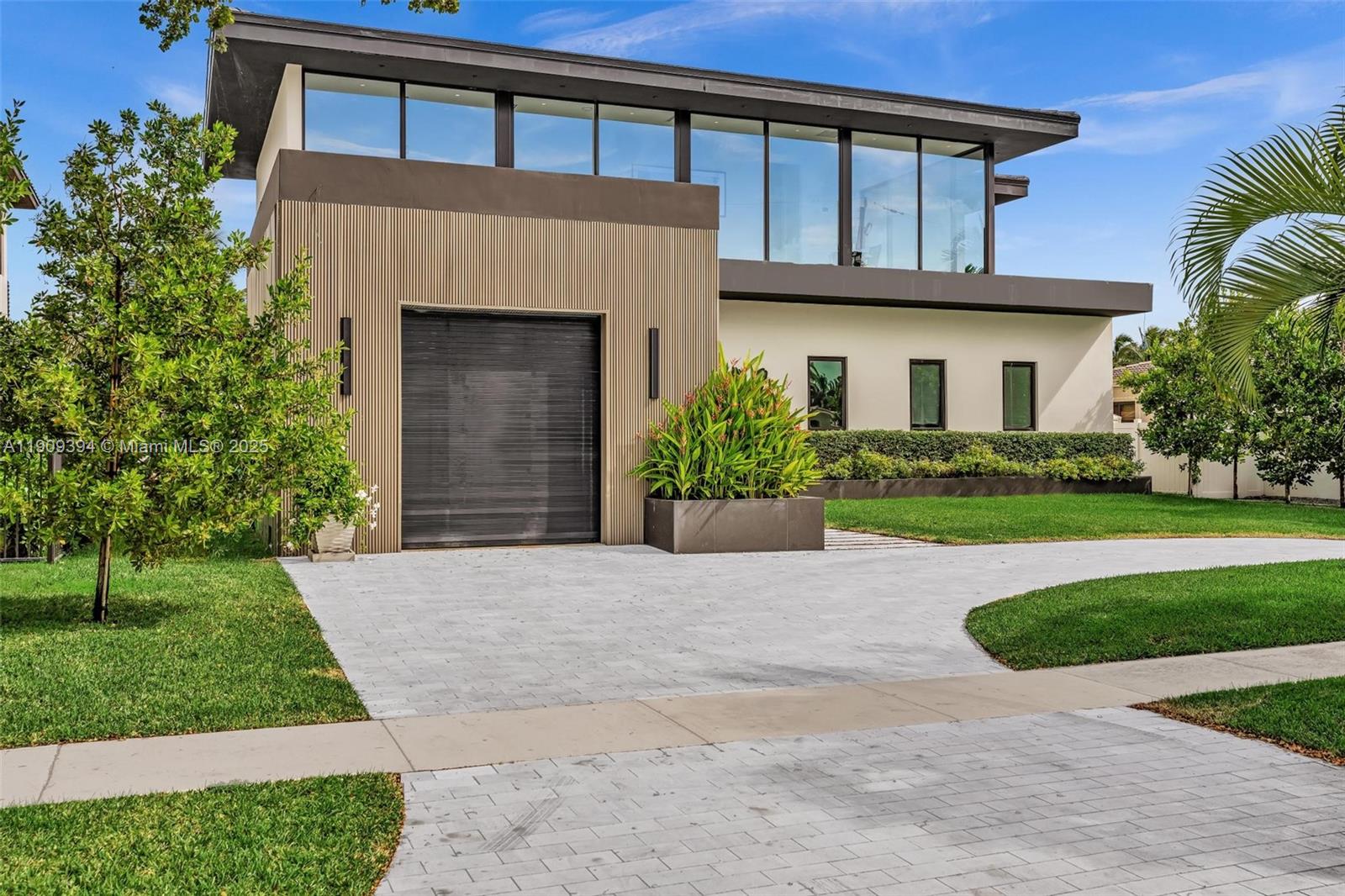 13045 Coronado Ter North Miami, FL 33181