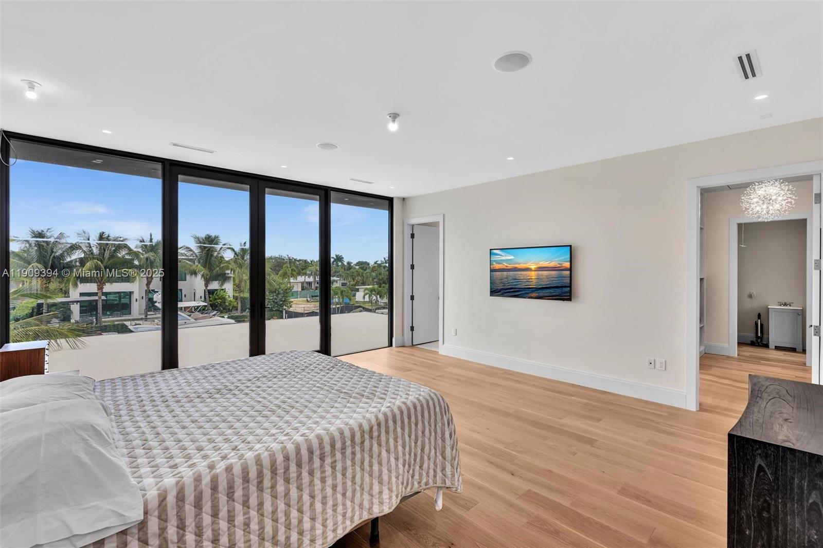 13045 Coronado Ter North Miami, FL 33181