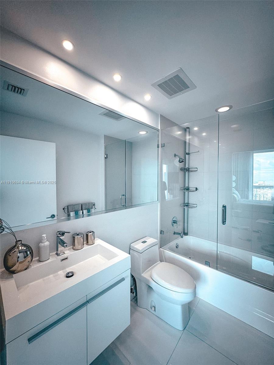 2020 N Bayshore Dr #2007 Miami, FL 33137