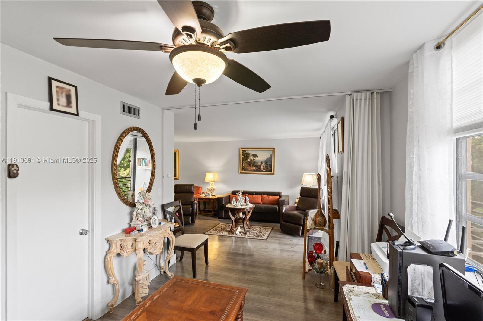 1000 Colony Pt Cir #308 Pembroke Pines, FL 33026