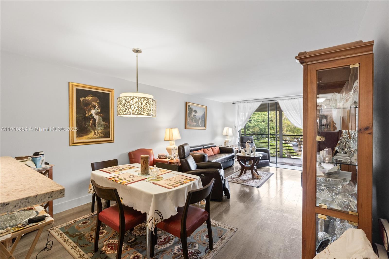 1000 Colony Pt Cir #308 Pembroke Pines, FL 33026