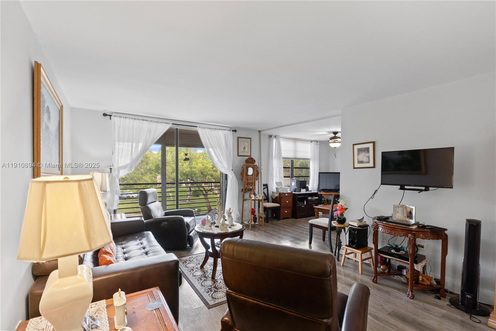 1000 Colony Pt Cir #308 Pembroke Pines, FL 33026