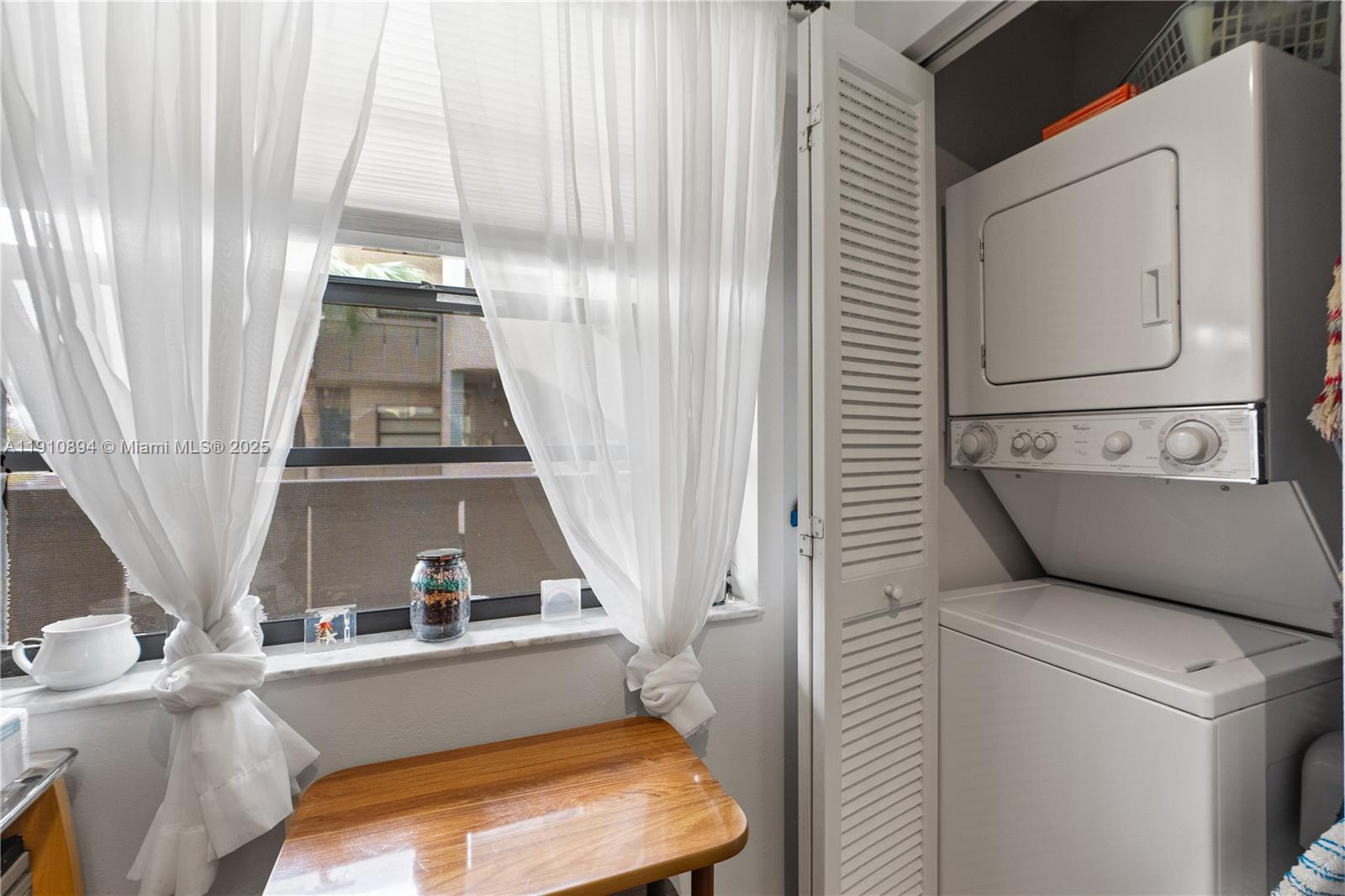 1000 Colony Pt Cir #308 Pembroke Pines, FL 33026