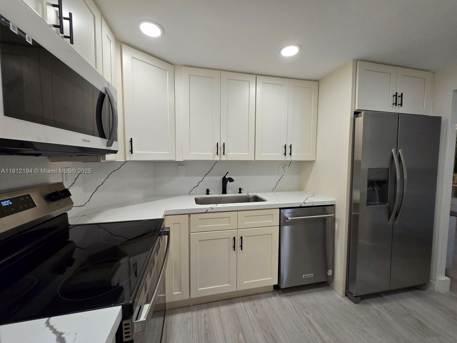 image Arlen House Condo22