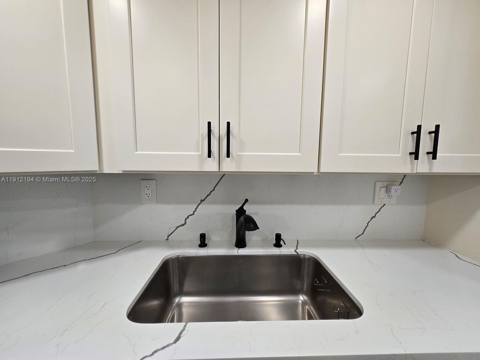 image Arlen House Condo23