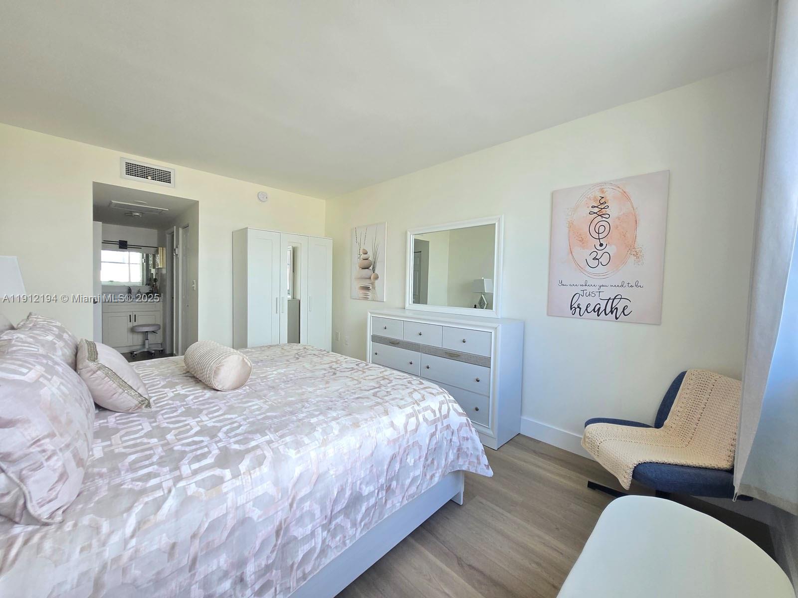 image Arlen House Condo28