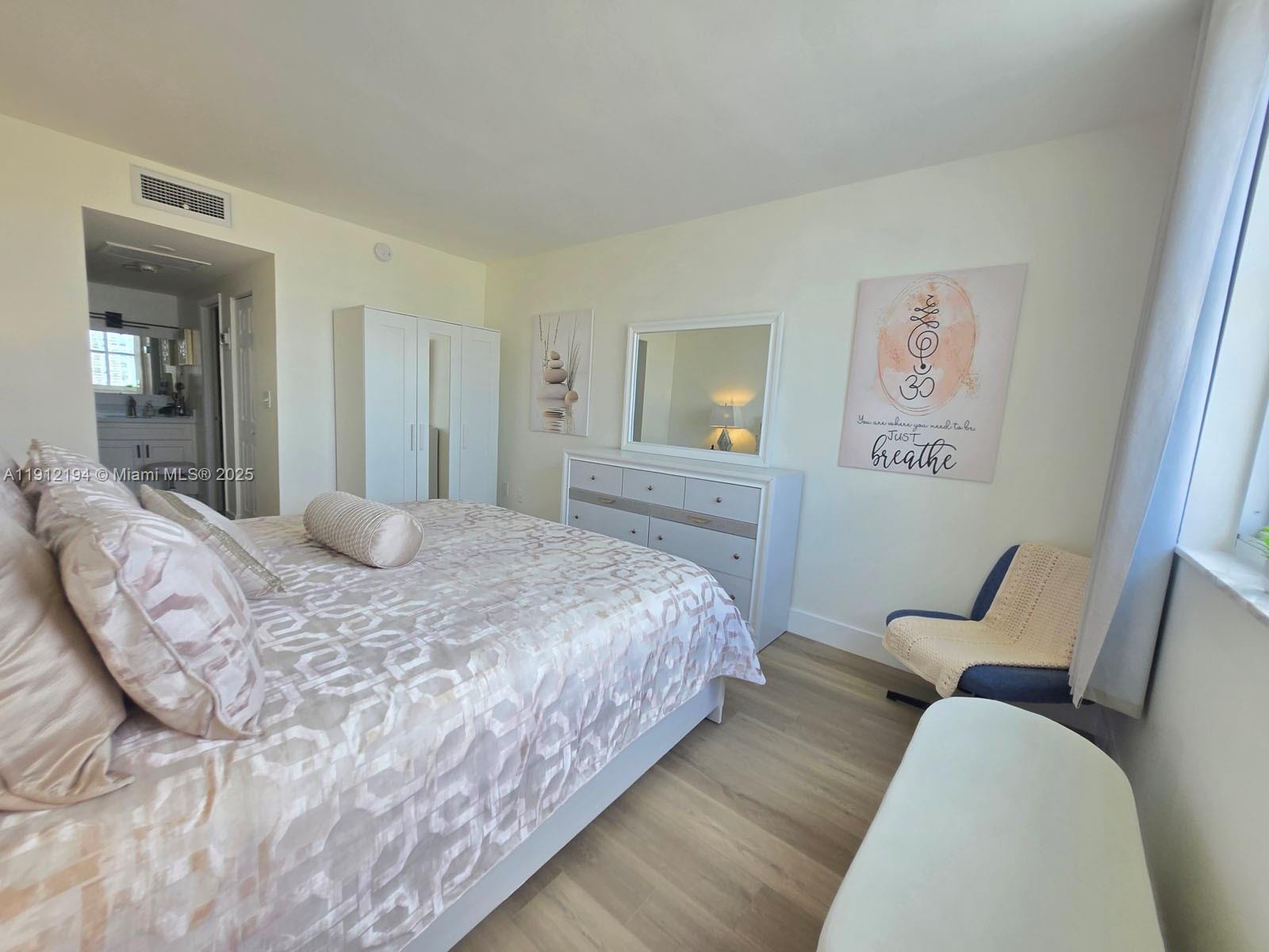 image Arlen House Condo34