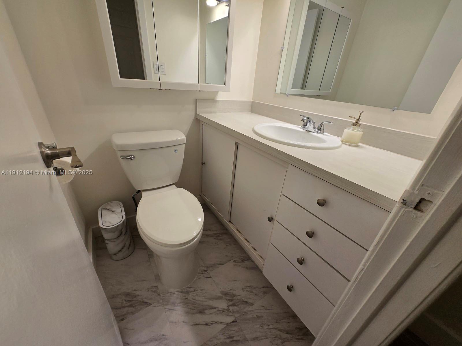 image Arlen House Condo36