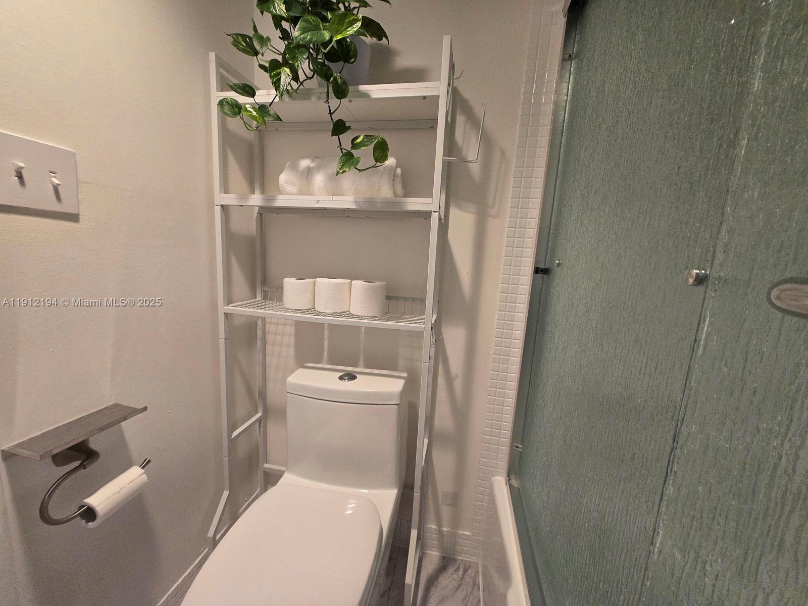 image Arlen House Condo37