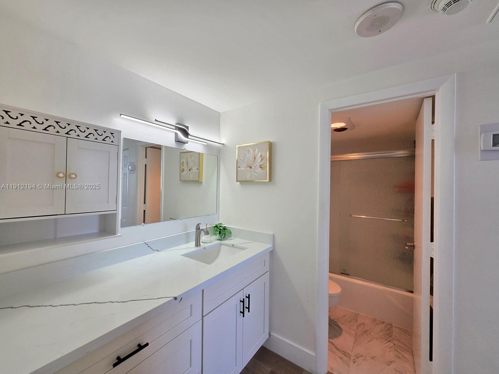 image Arlen House Condo43