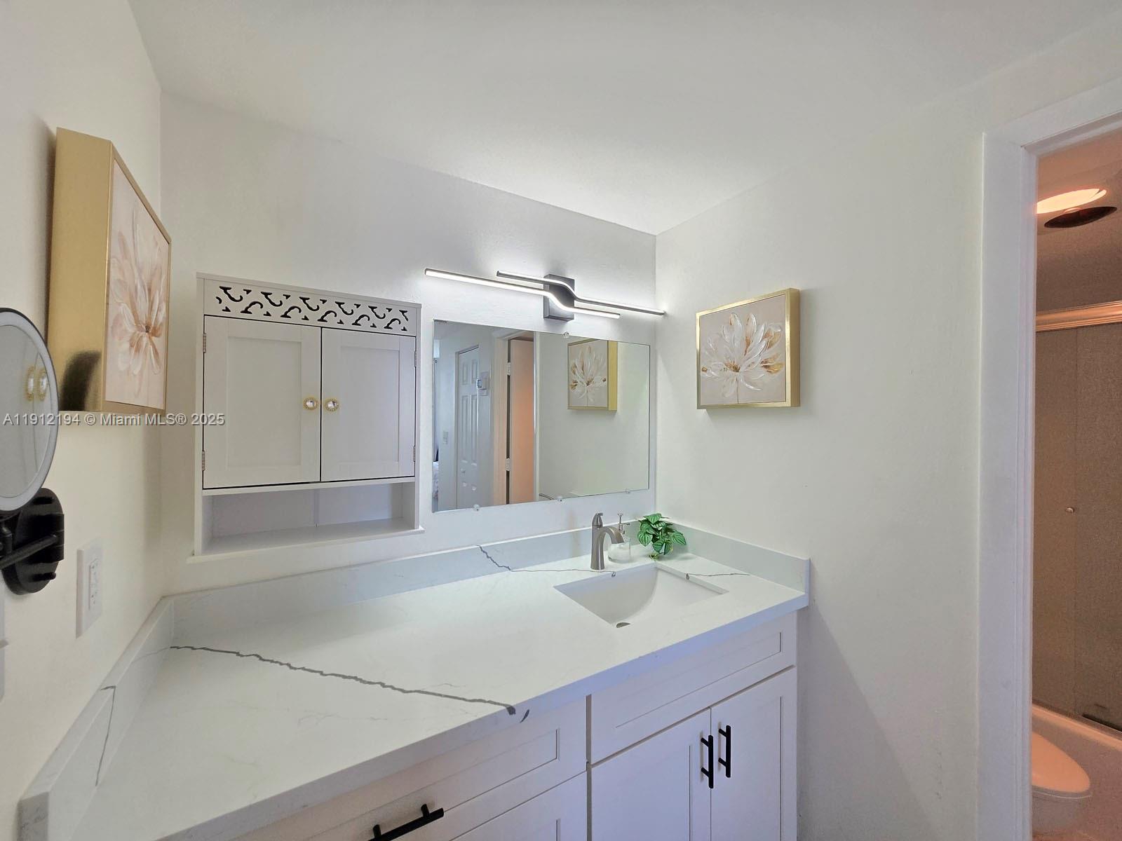 image Arlen House Condo44