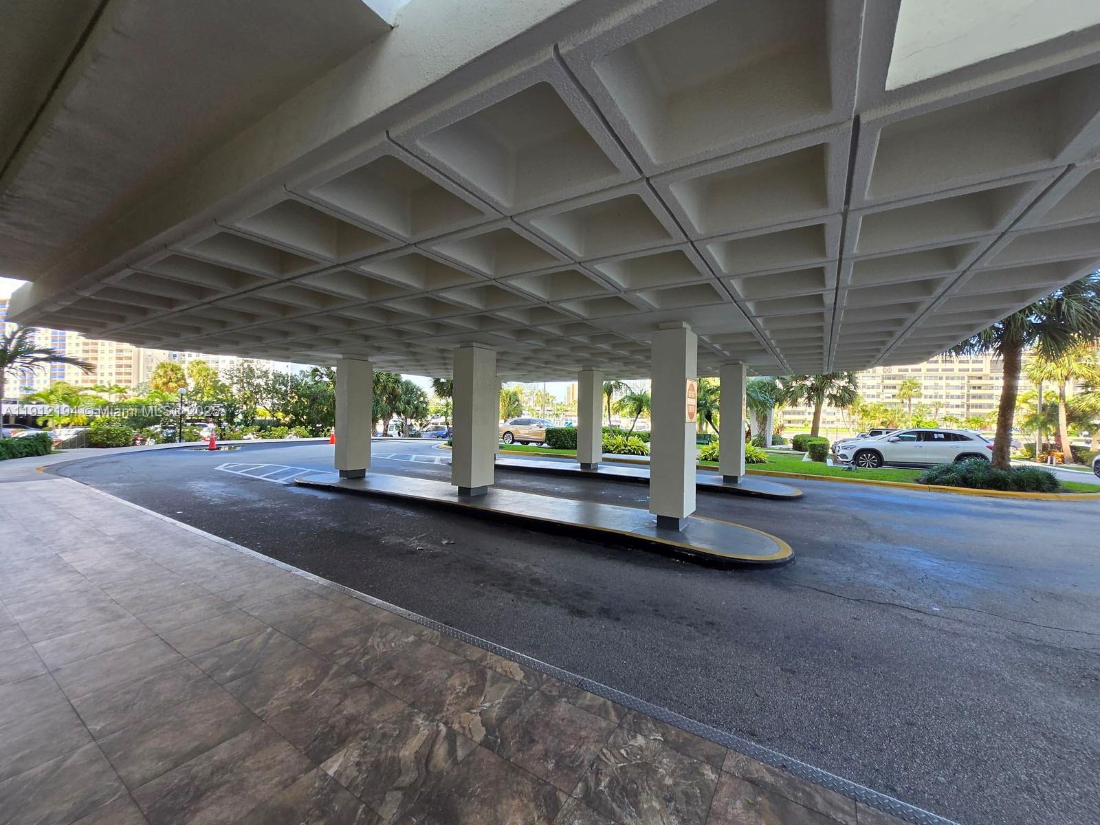 image Arlen House Condo59