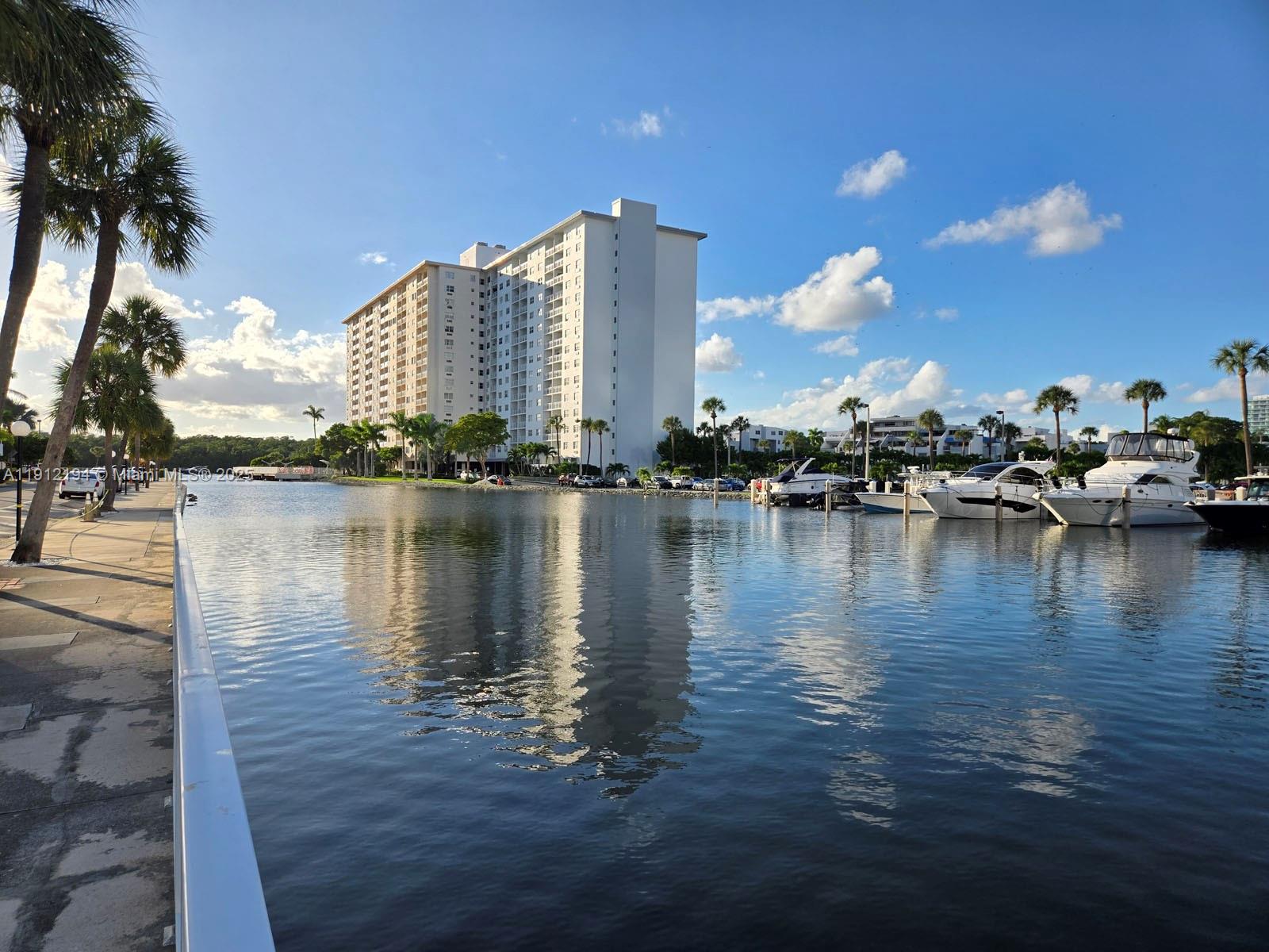 image Arlen House Condo64