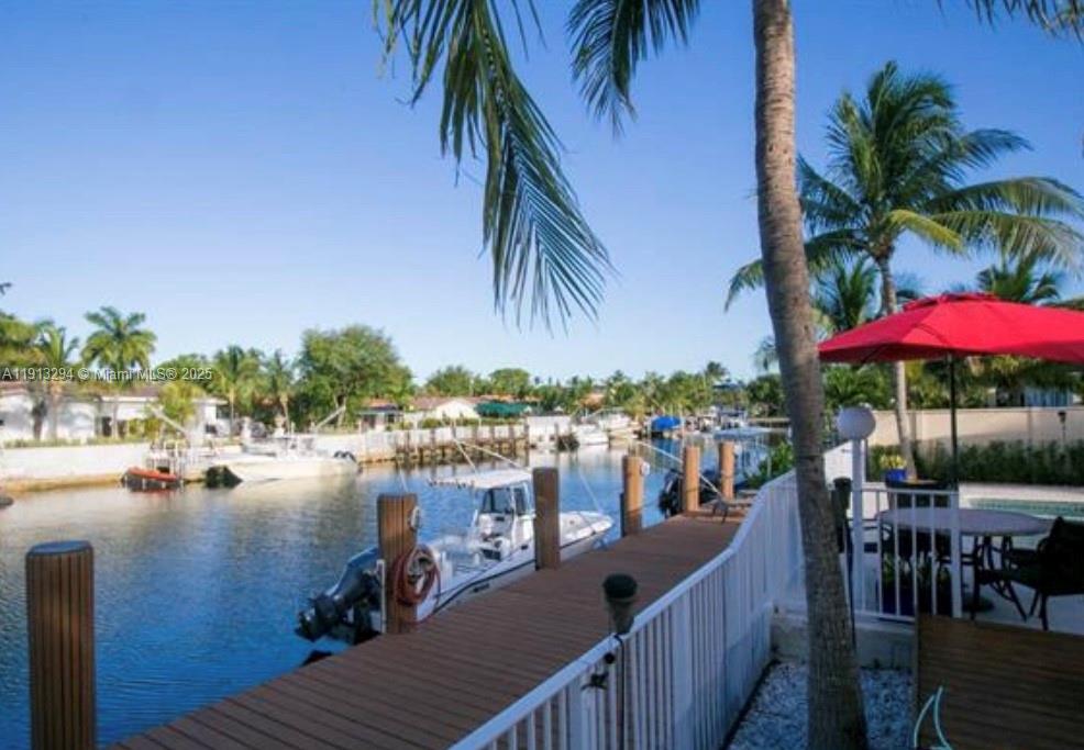 13155 Arch Crk Ter North Miami, FL 33181