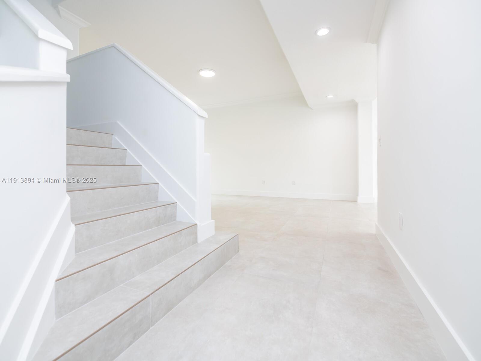 20729 NE 32nd Ave Aventura, FL 33180