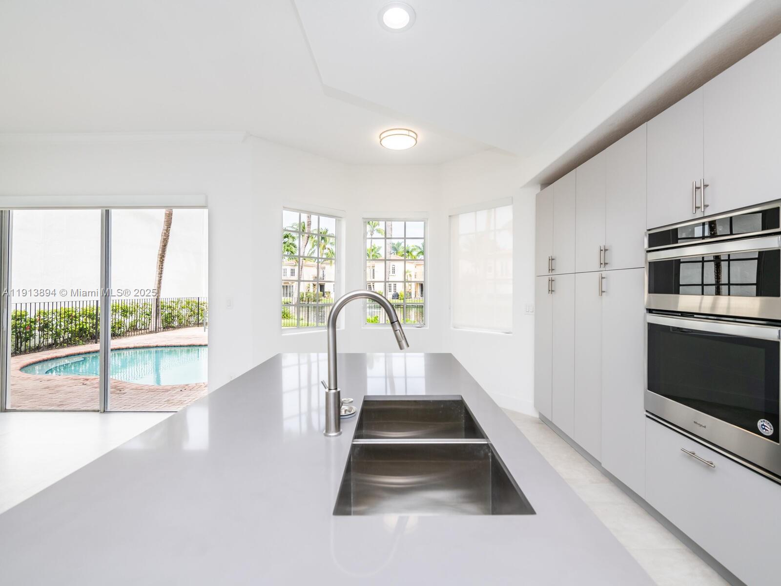 20729 NE 32nd Ave Aventura, FL 33180