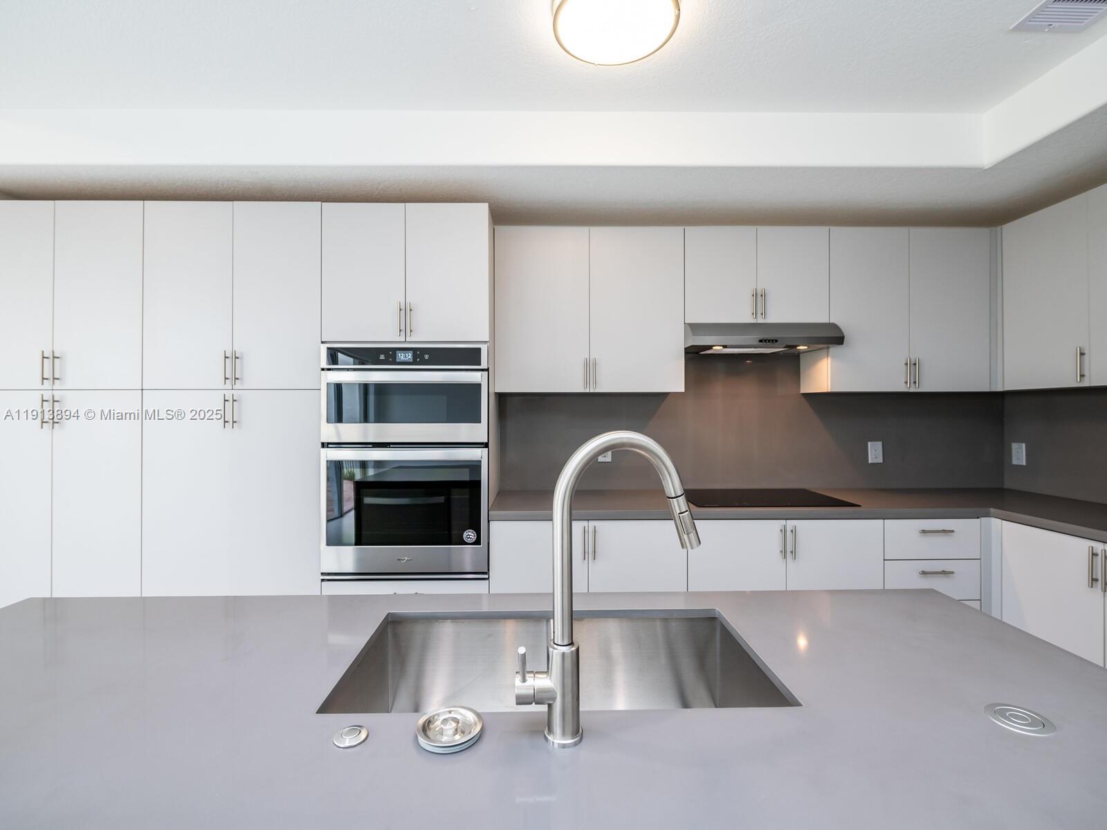 20729 NE 32nd Ave Aventura, FL 33180