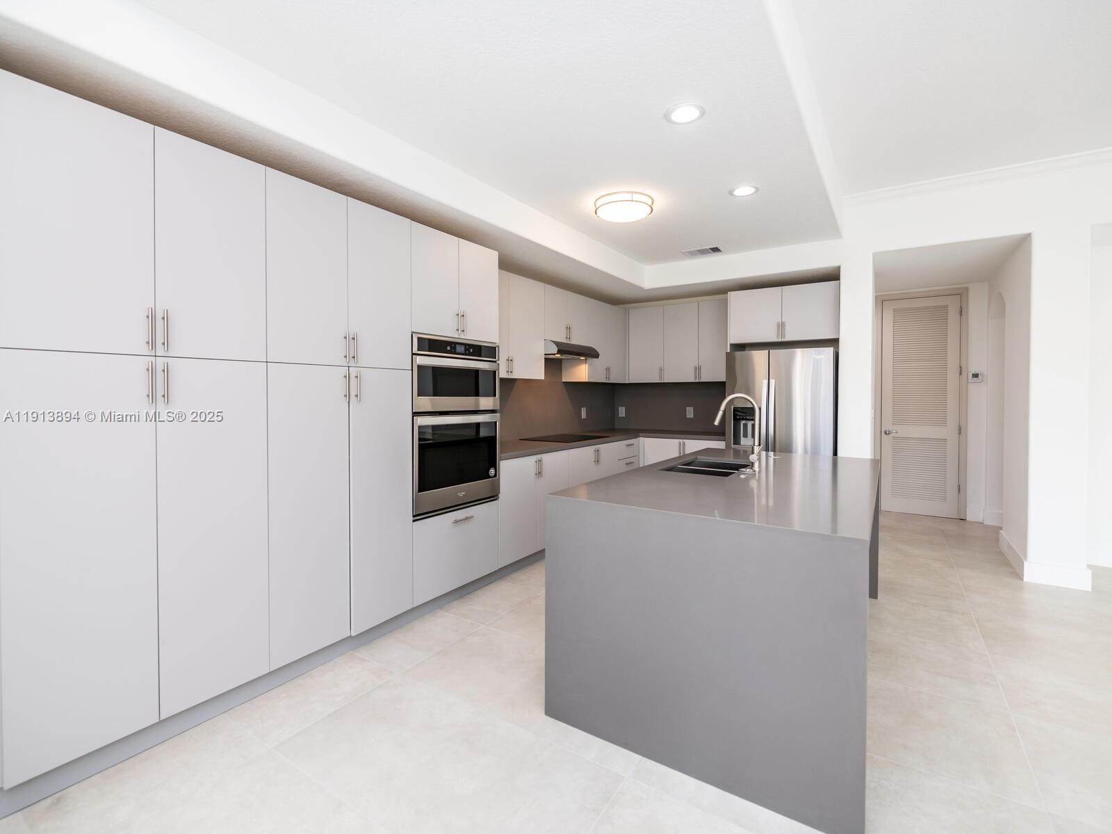 20729 NE 32nd Ave Aventura, FL 33180