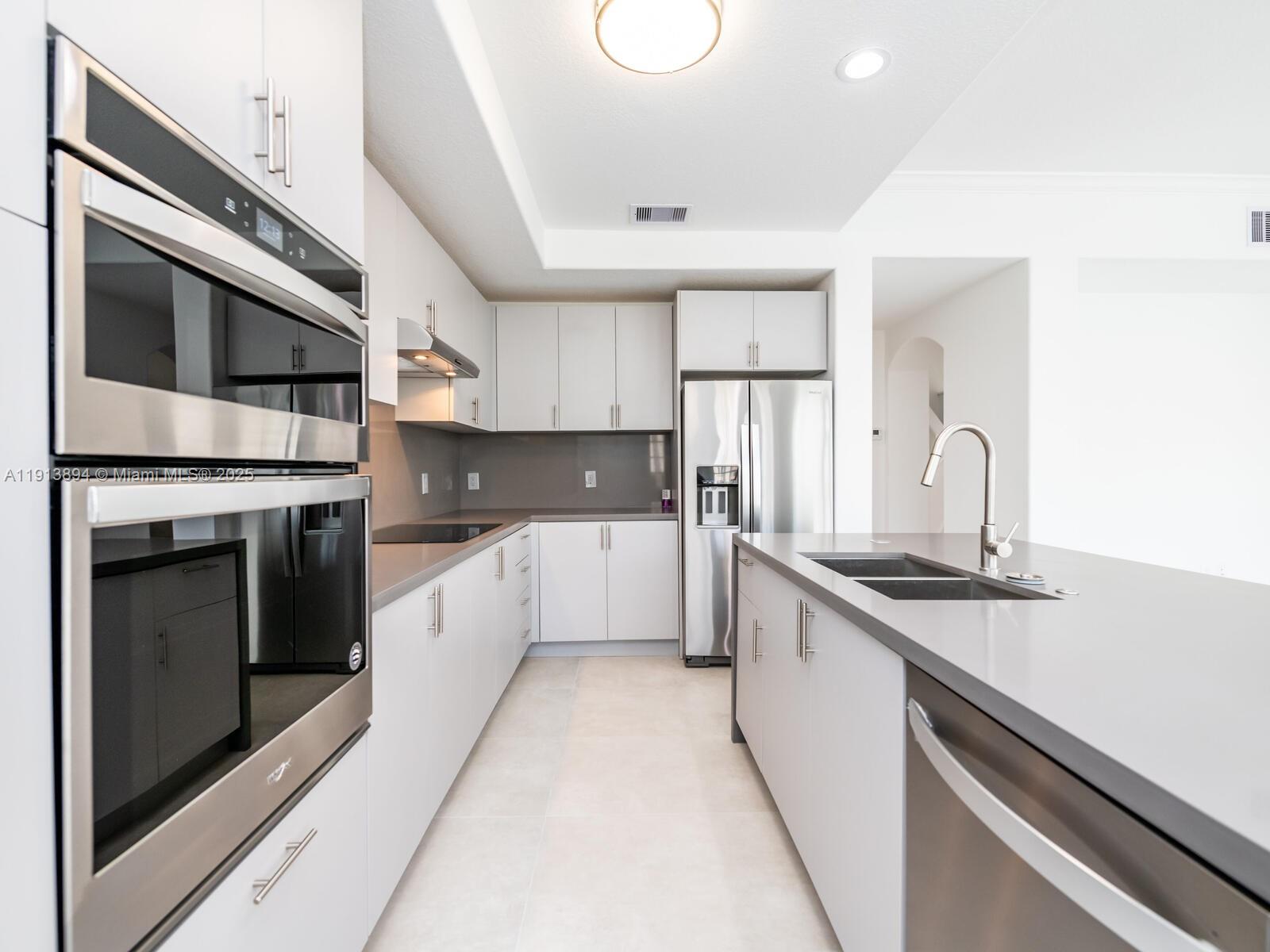 20729 NE 32nd Ave Aventura, FL 33180