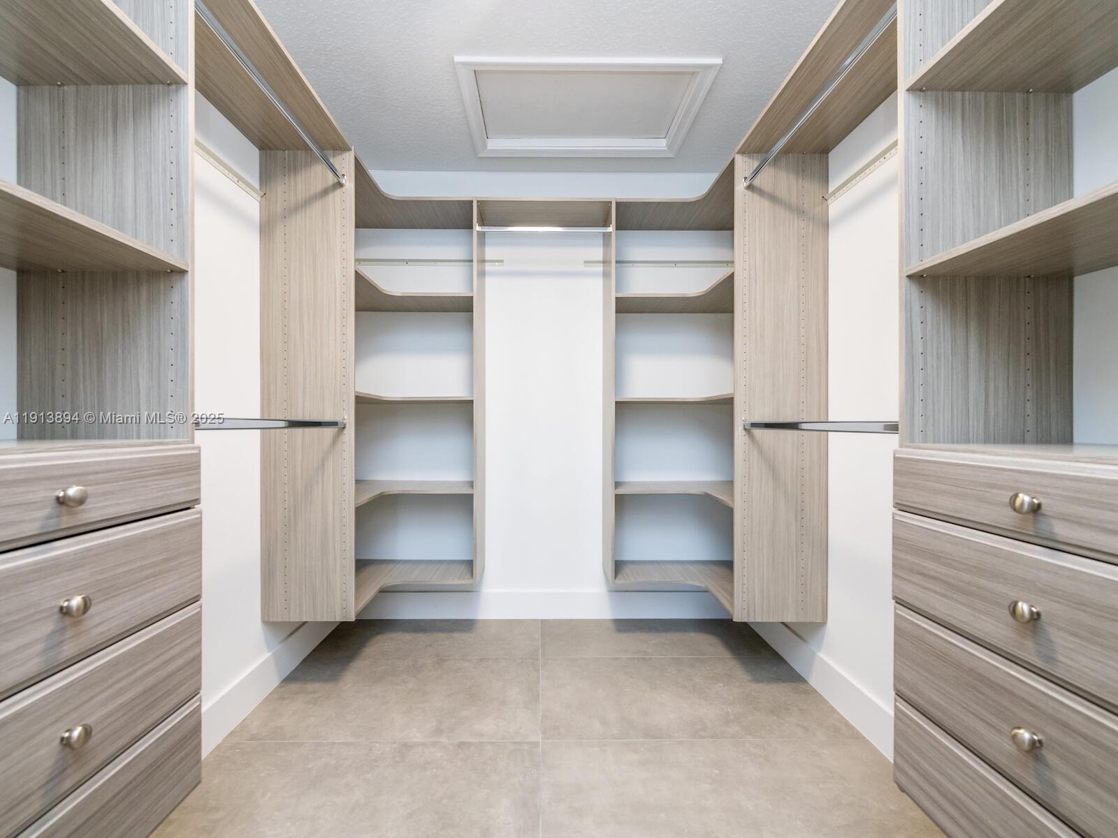 20729 NE 32nd Ave Aventura, FL 33180