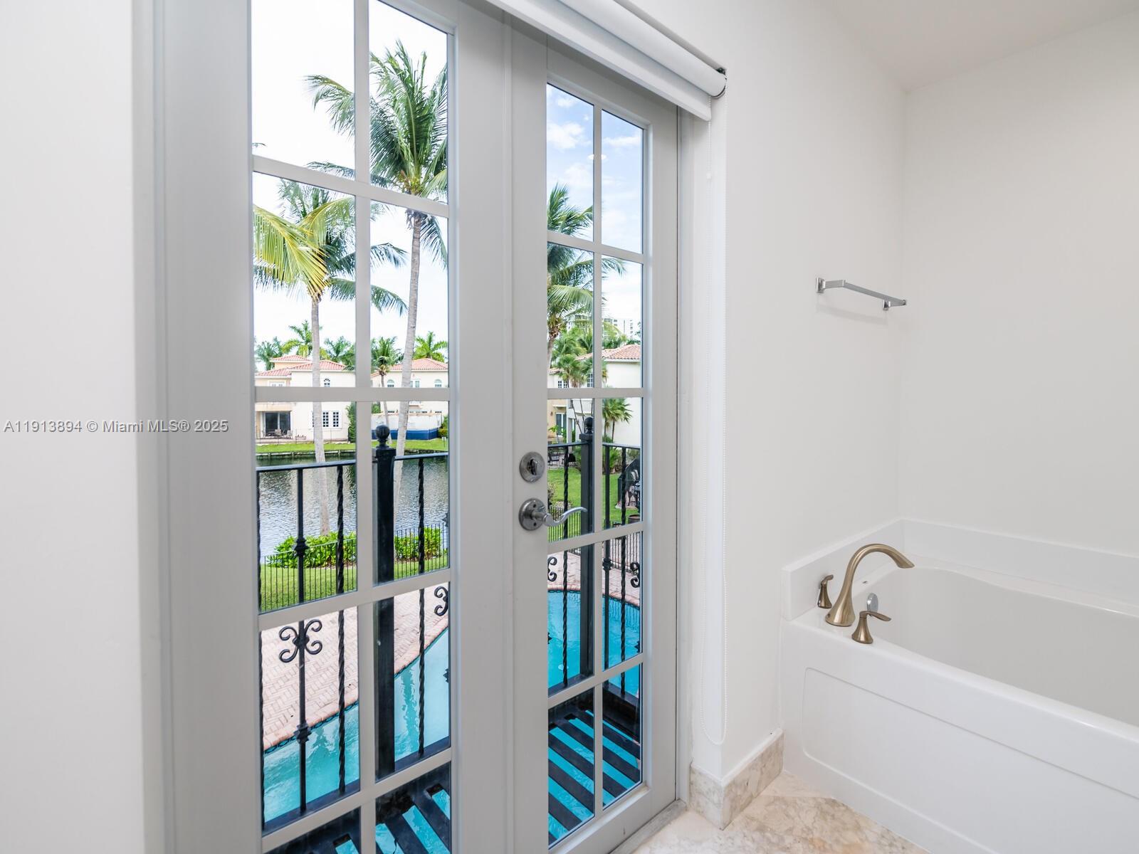 20729 NE 32nd Ave Aventura, FL 33180