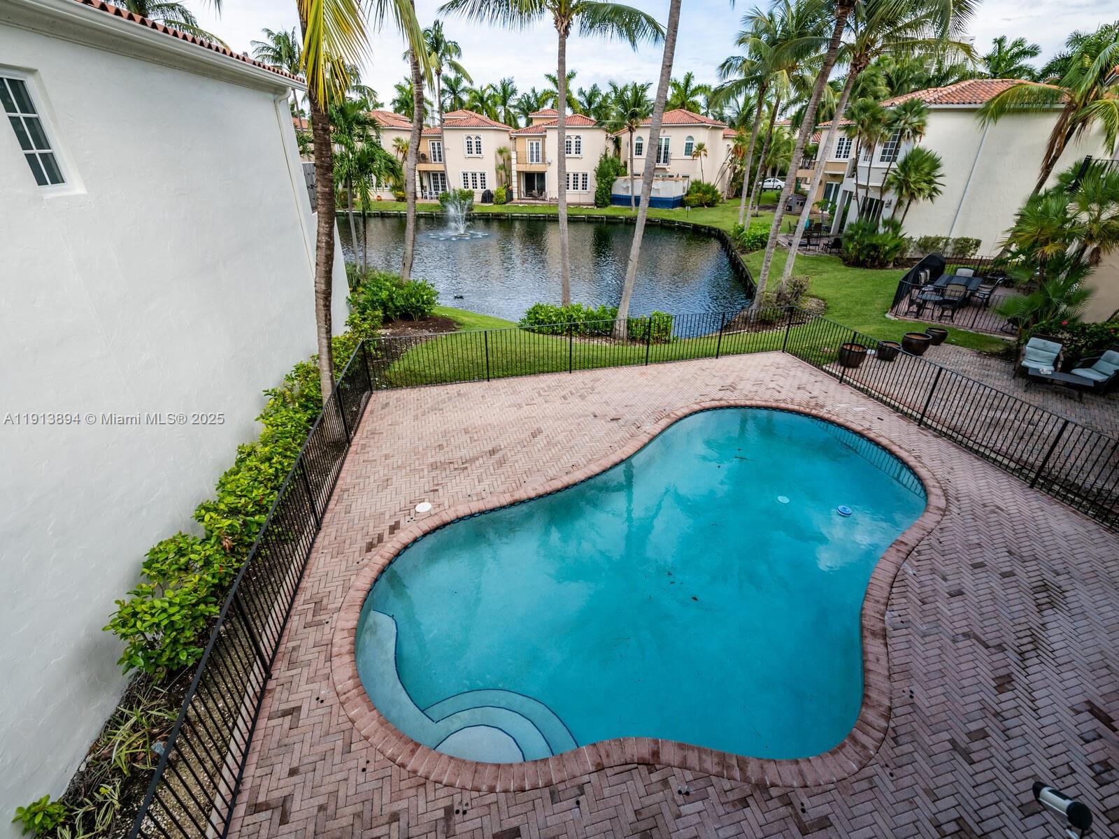 20729 NE 32nd Ave Aventura, FL 33180