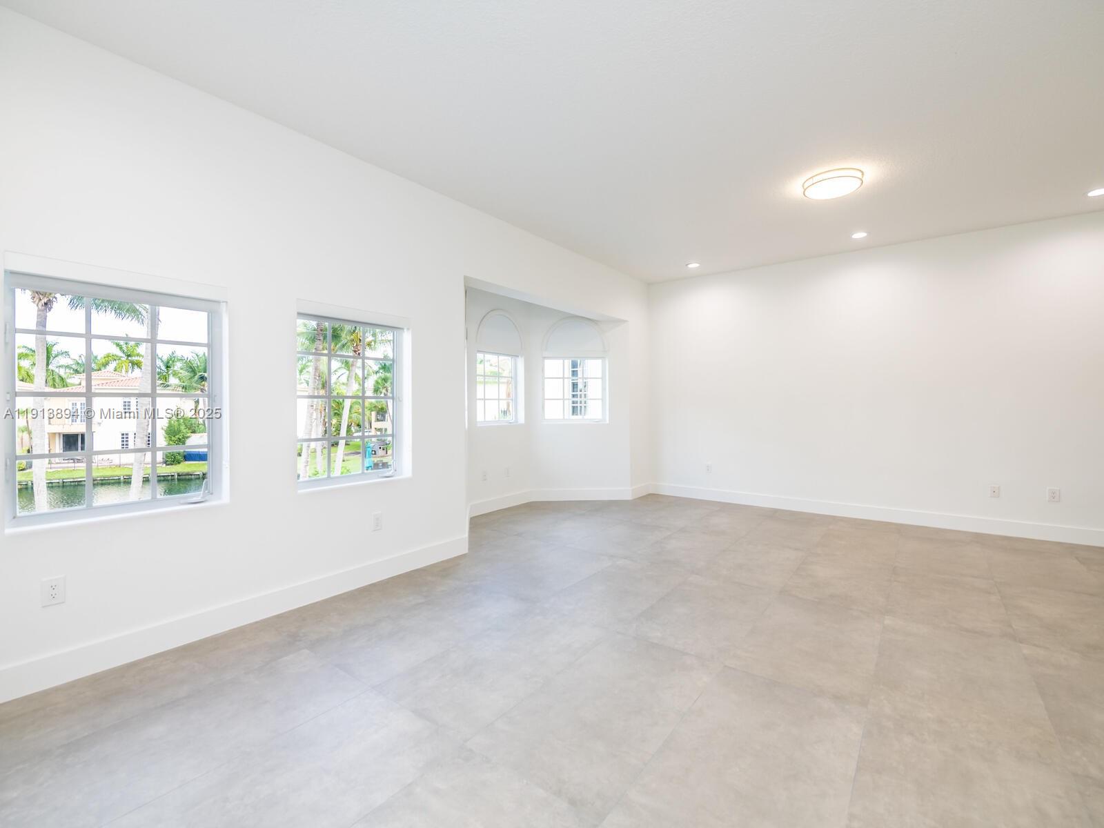 20729 NE 32nd Ave Aventura, FL 33180