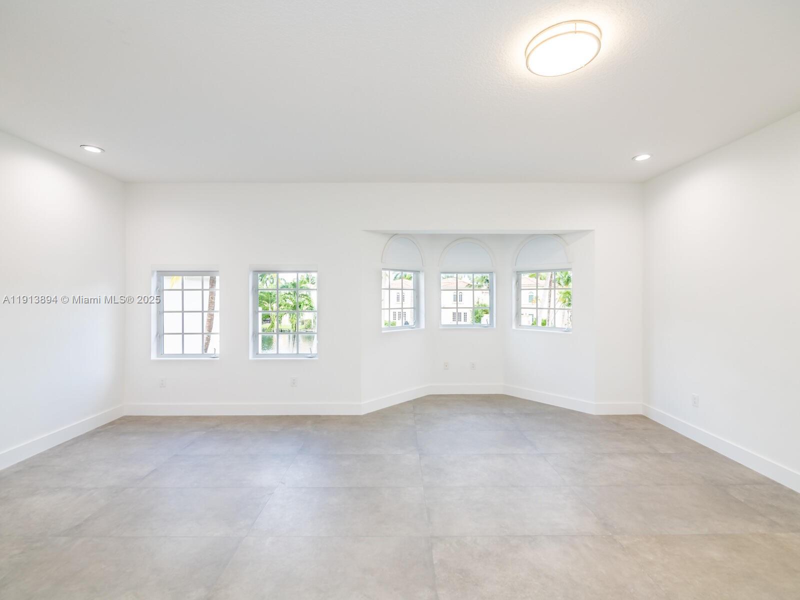 20729 NE 32nd Ave Aventura, FL 33180