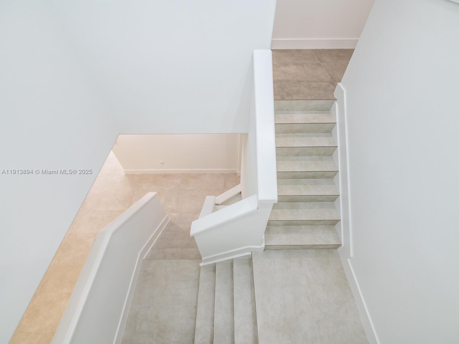 20729 NE 32nd Ave Aventura, FL 33180