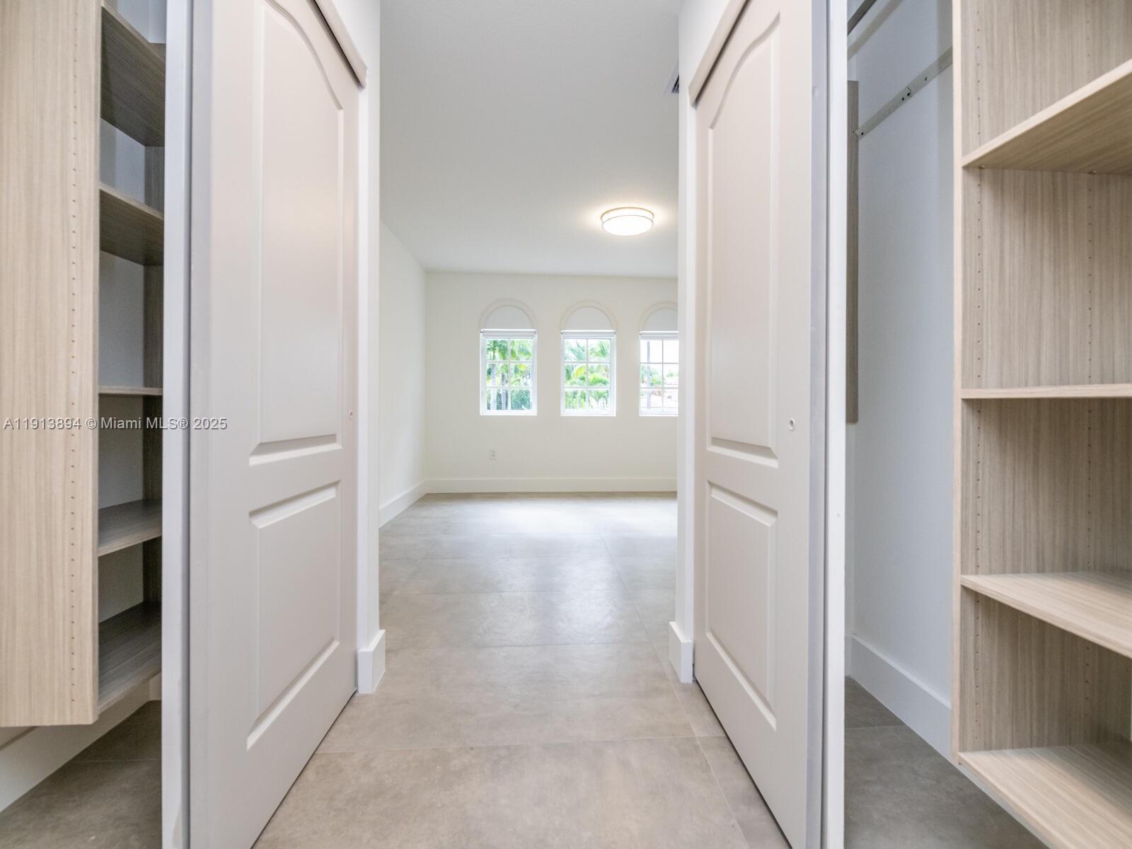 20729 NE 32nd Ave Aventura, FL 33180