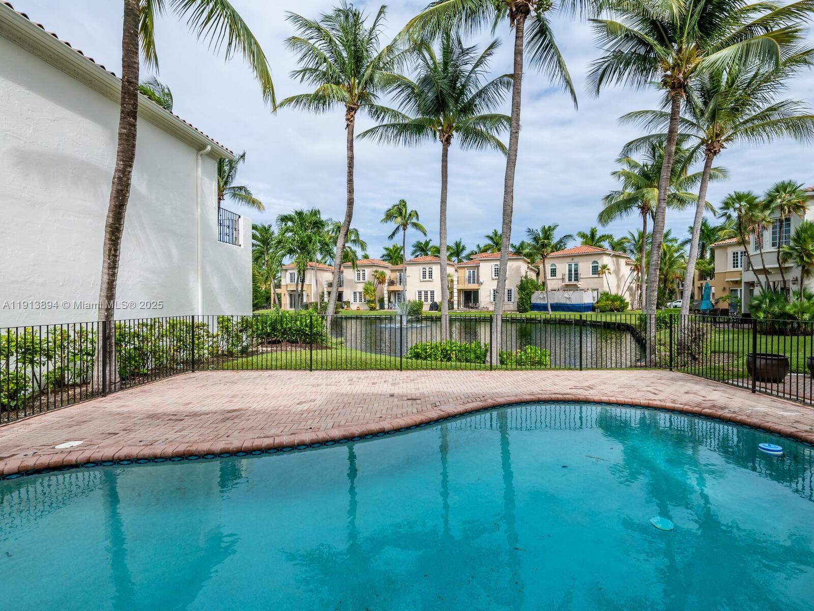 20729 NE 32nd Ave Aventura, FL 33180