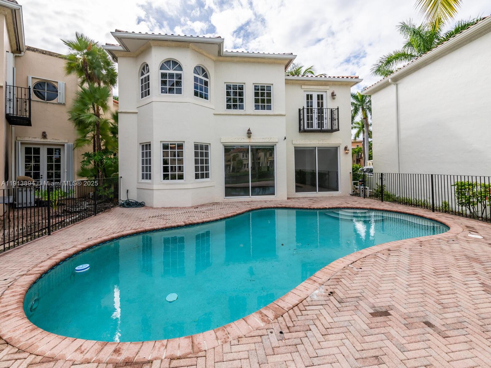 20729 NE 32nd Ave Aventura, FL 33180