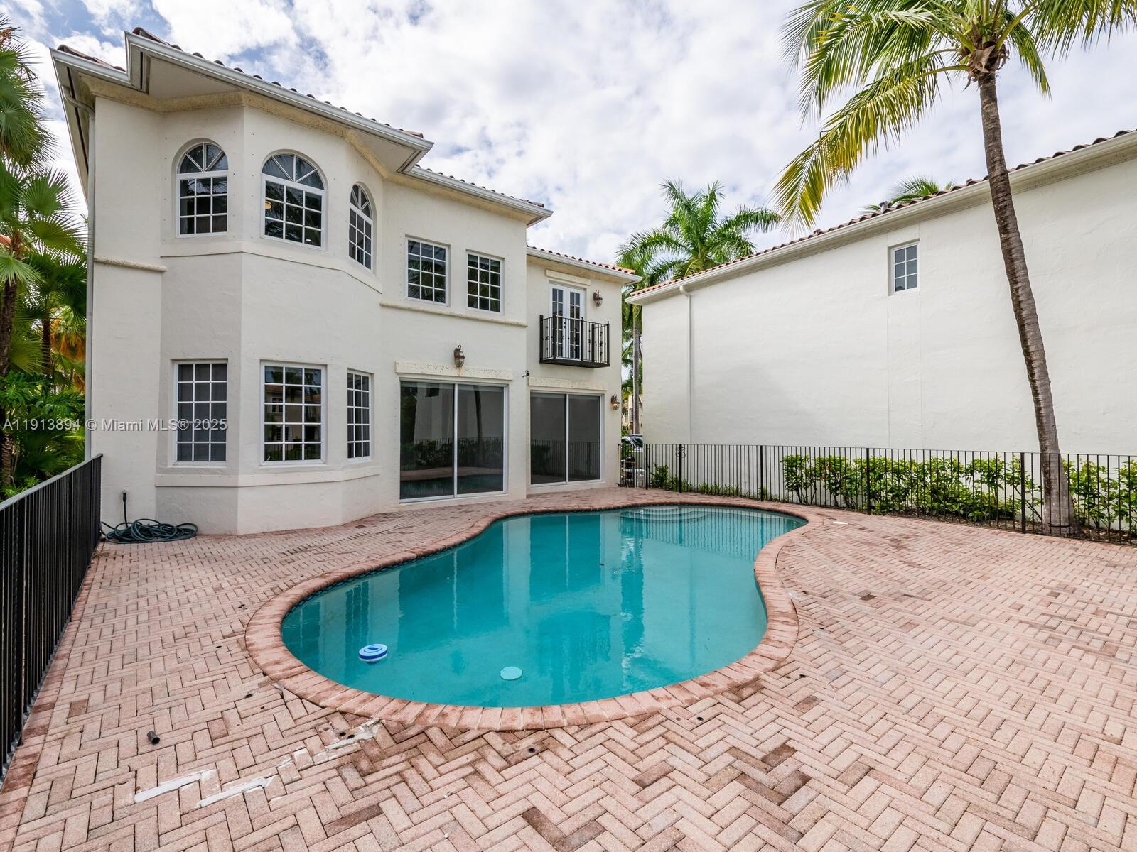 20729 NE 32nd Ave Aventura, FL 33180