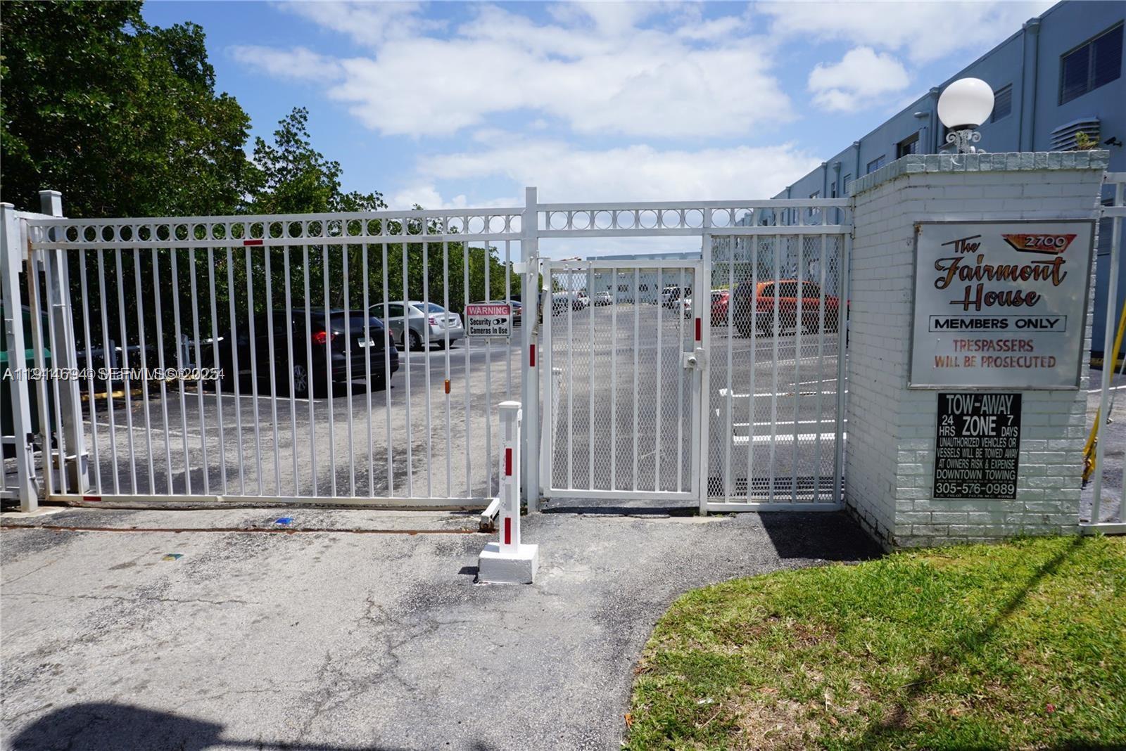 2700 NE 135th St #45 North Miami, FL 33181