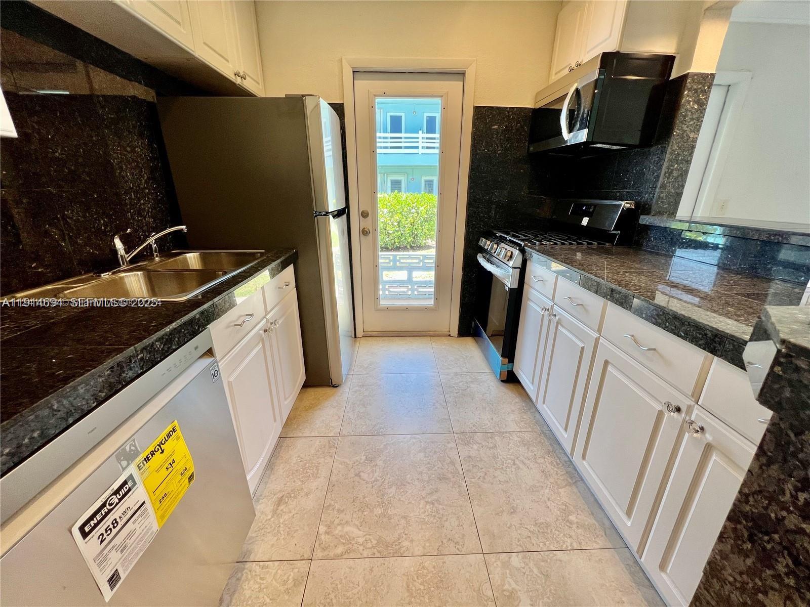 2700 NE 135th St #45 North Miami, FL 33181