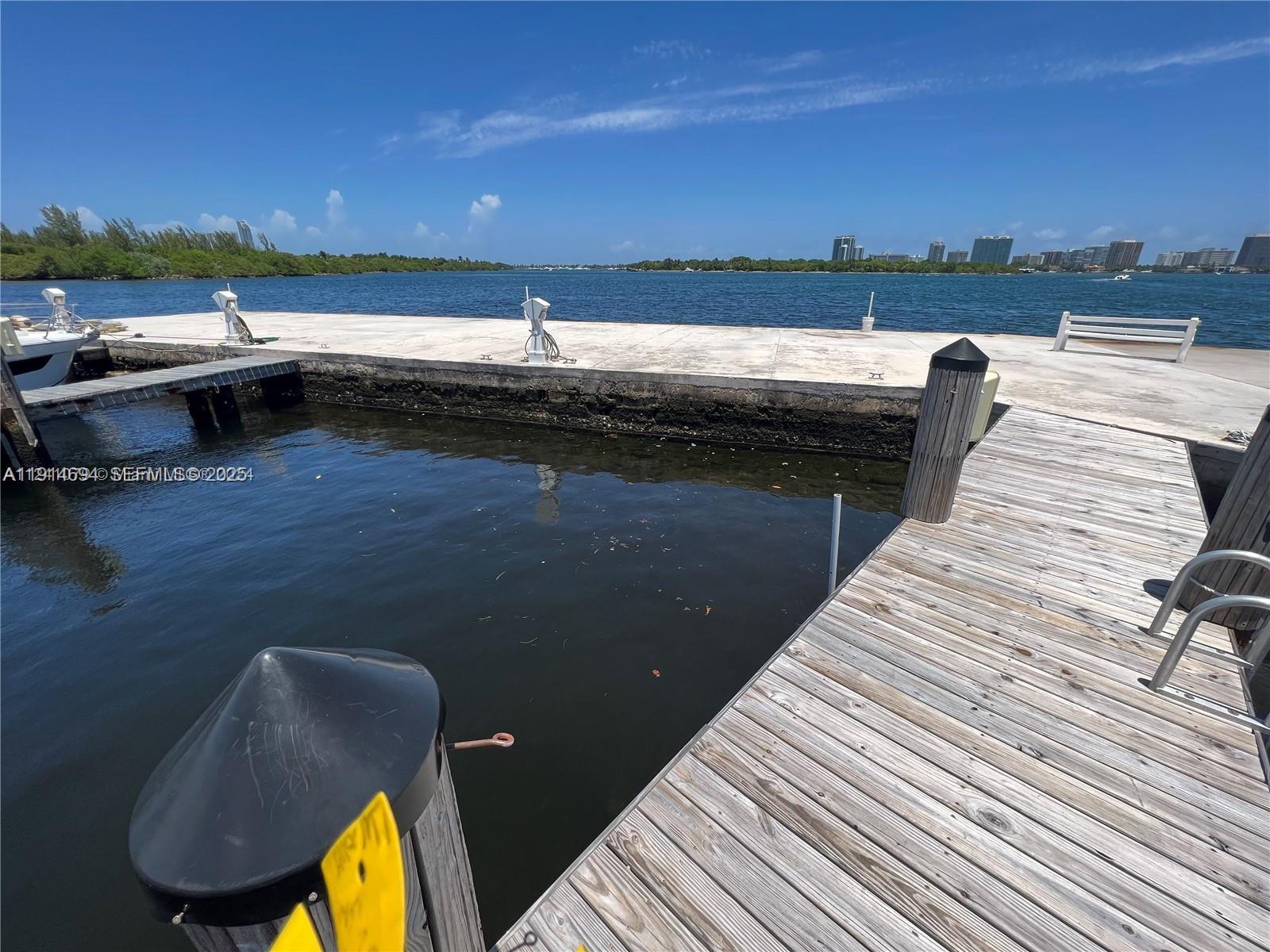 2700 NE 135th St #45 North Miami, FL 33181