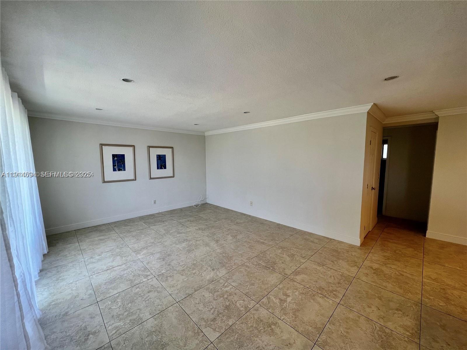 2700 NE 135th St #45 North Miami, FL 33181